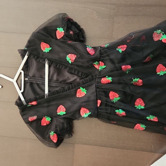 Strawberry Sequins Dress 👗 - Picture 2 of 10